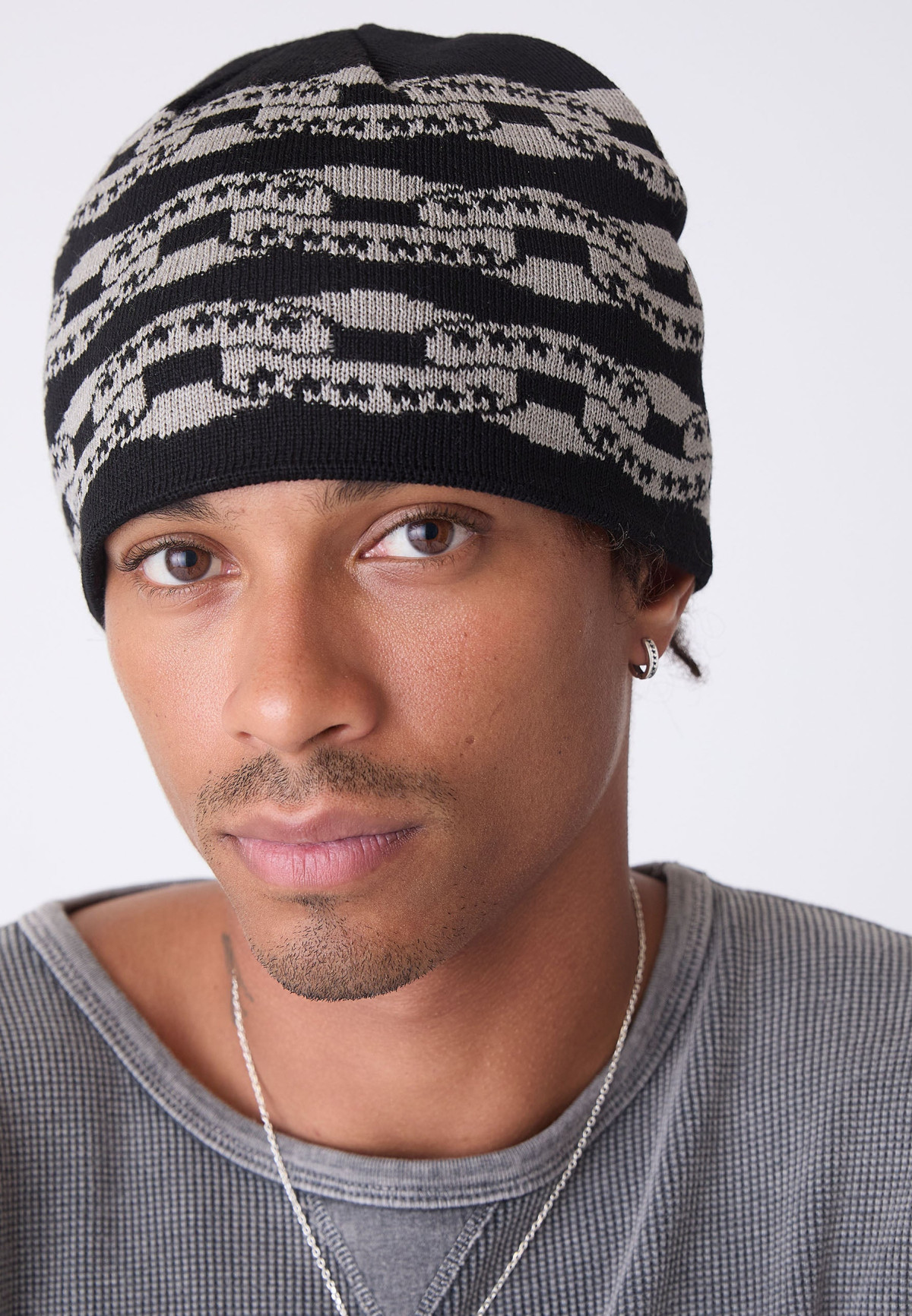 Twojeys Black Icon Chain Beanie Black